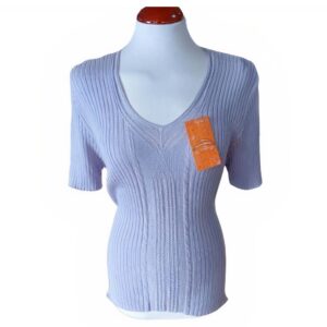 Blusa Morada - Estilo Sofisticado con Toque Vibrante y Versátil