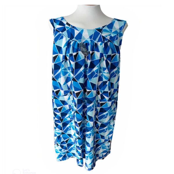 Vestido Azul y Blanco con Diseños Geométricos – Estilo Moderno y Sofisticado